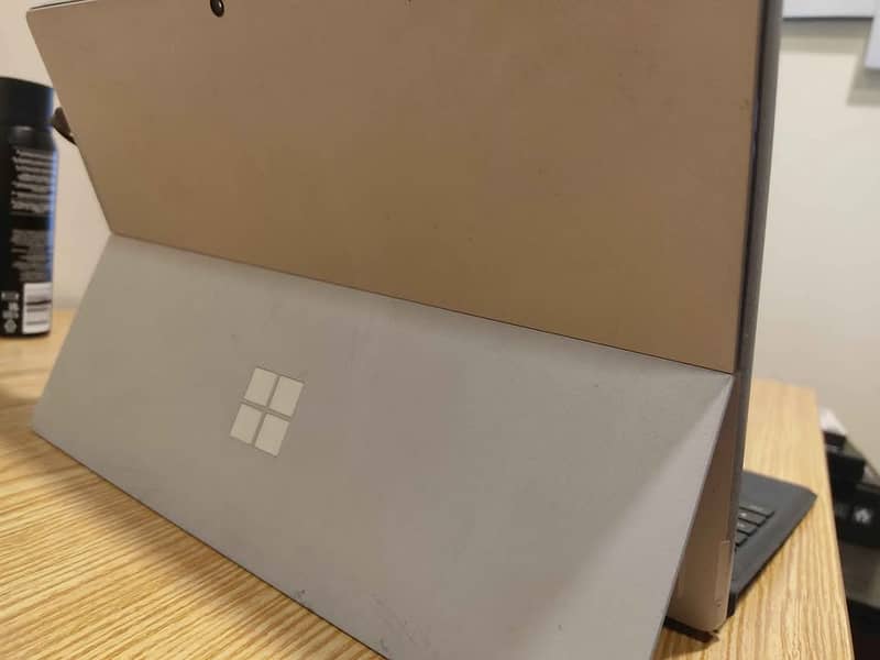 Surface Pro 7 Core i5 10th gen 8gb Ram 128gb ssd 1