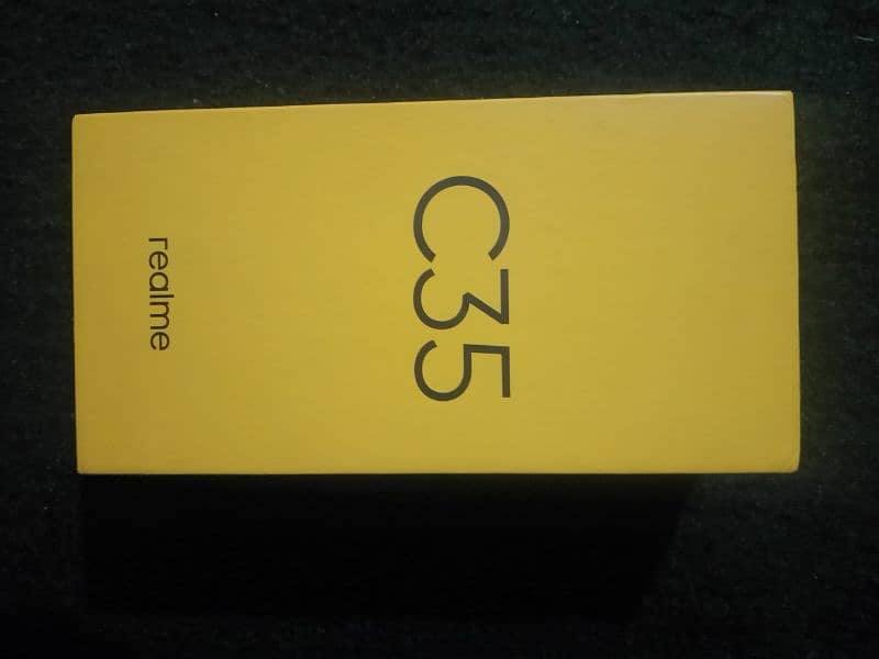 Realme C35 6