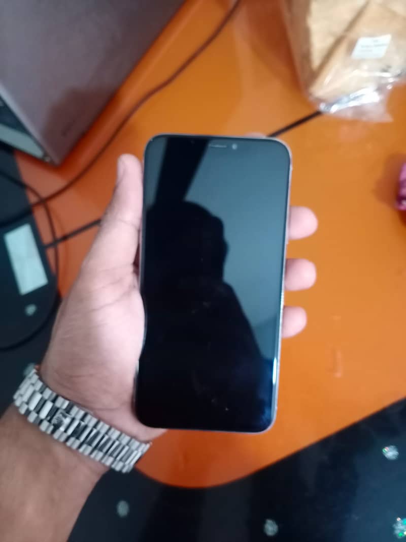 Apple iPhone XS 256GB (NON PTA) 3