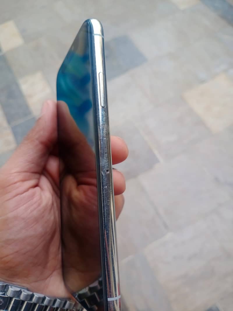 Apple iPhone XS 256GB (NON PTA) 7