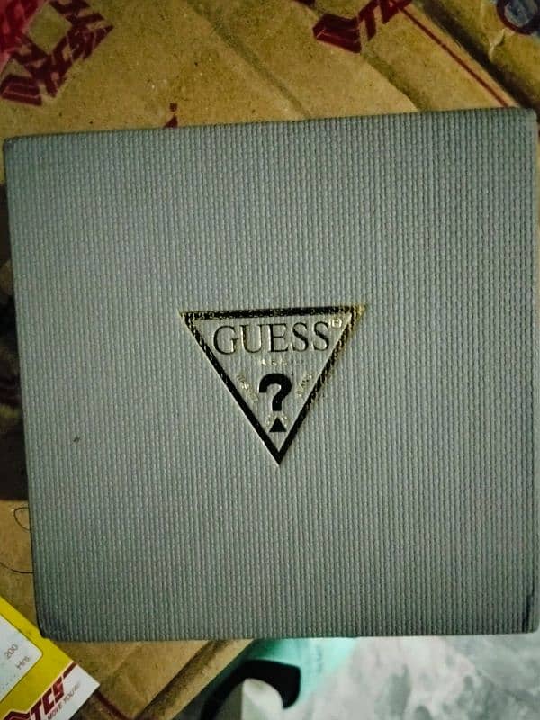 GUESS BRANDED WATCH 2