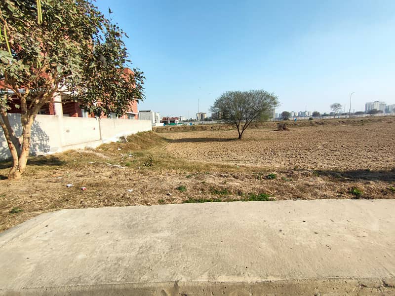 80 Feet Road 1 Kanal Lavish Location Residential Plot No 245 For Sale In DHA Phase 5 M Block Lahore 0