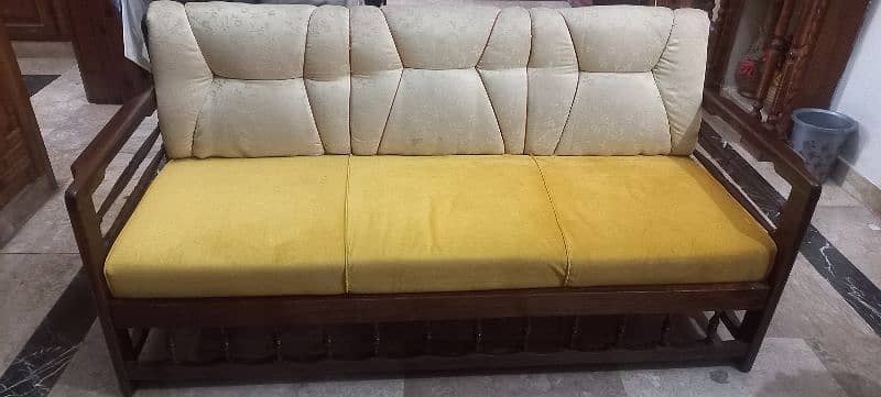 5 seater sofa good conditio 1