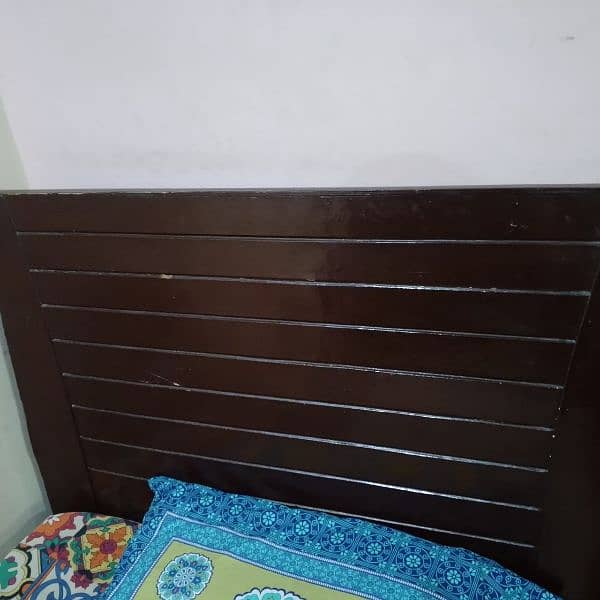 single bed / bed / furniture / wooden bed 3