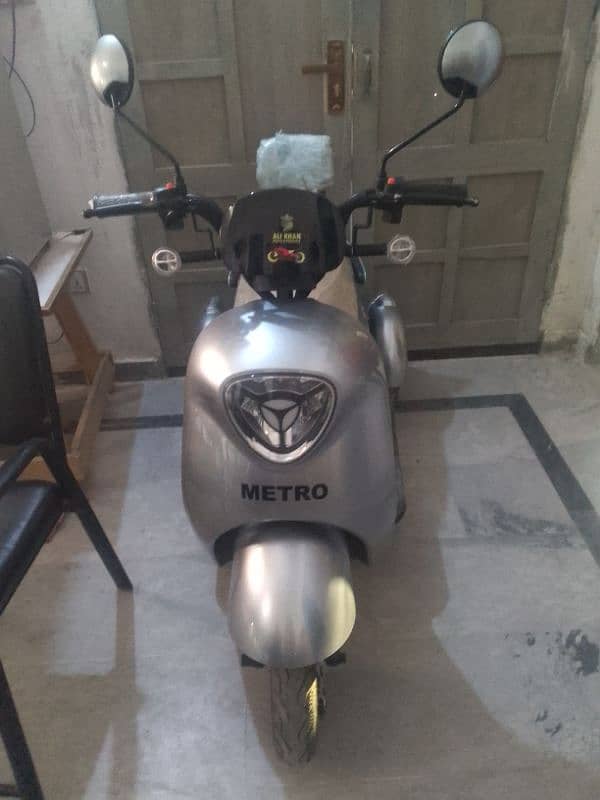 METRO A7 3 wheel Electric scooty contact  number 03314214454 0