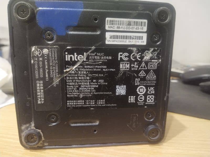 INTEL NUC11PAH 4