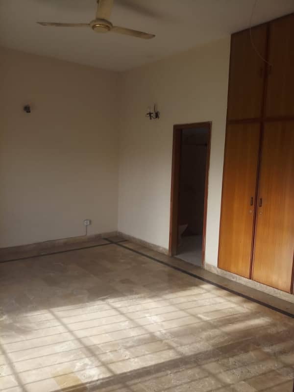 9 Marla 2 Beds Upper Portion Available For Rent In Phase 3, DHA. 2