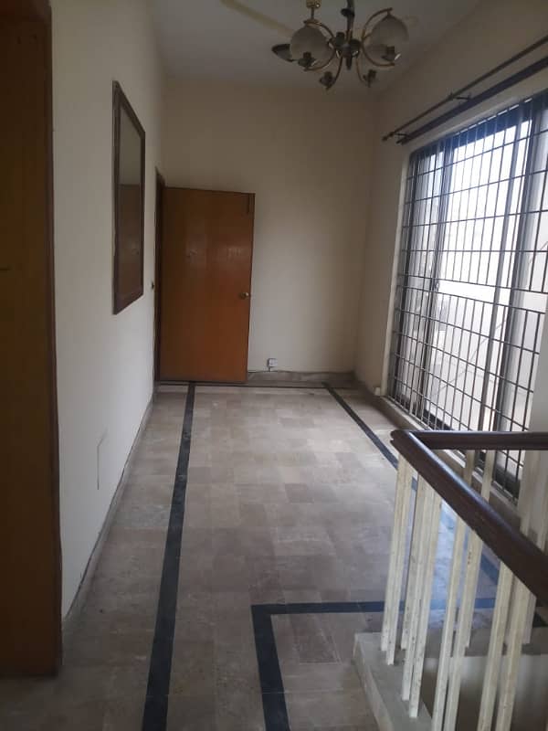 9 Marla 2 Beds Upper Portion Available For Rent In Phase 3, DHA. 7