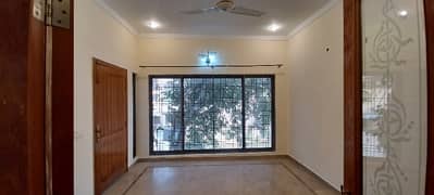 0ne Kanal Upper Portion with Separate Gate For Rent In Phase 3, DHA.