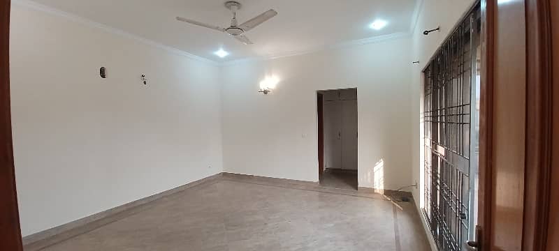 0ne Kanal Upper Portion with Separate Gate For Rent In Phase 3, DHA. 8