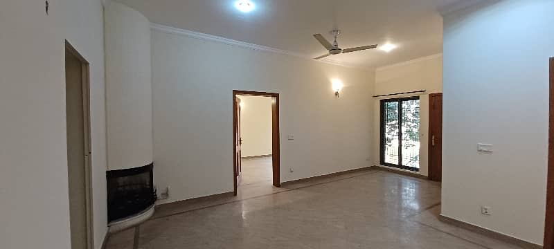 0ne Kanal Upper Portion with Separate Gate For Rent In Phase 3, DHA. 11