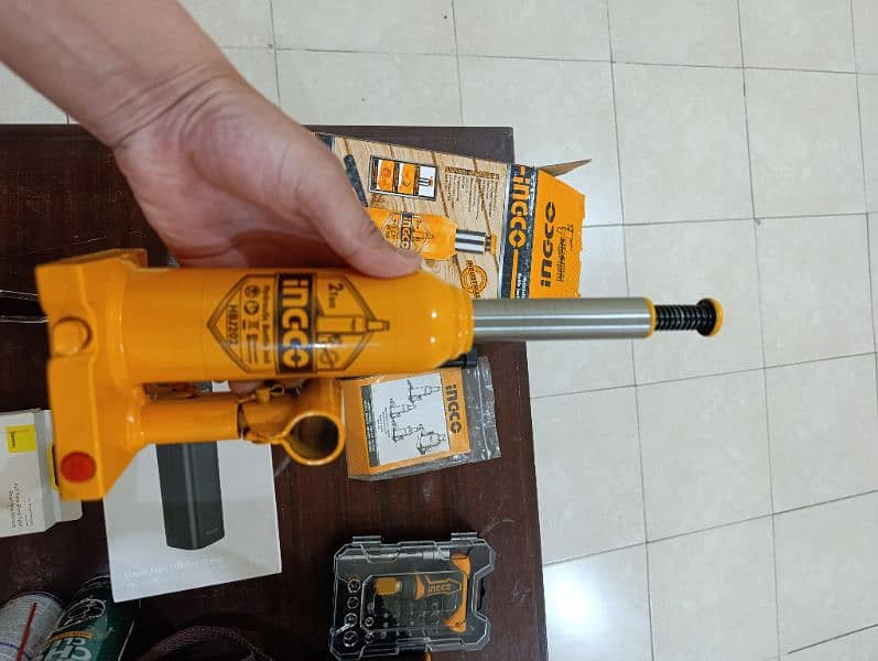 INGCO Hydraulic Jack 2 Ton 2