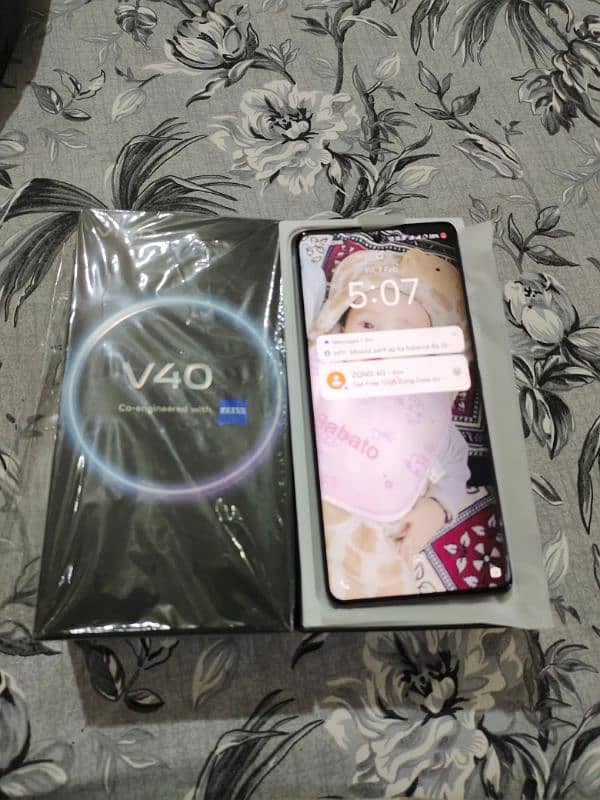 vivo v40 0