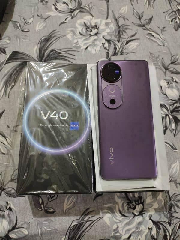 vivo v40 1