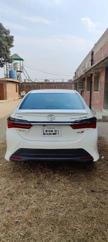 Toyota Corolla Altis 2017 16