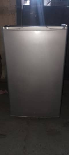 Dawlance refrigerator small size