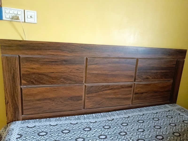 WOODEN BED | SLIGHTLY USED | ALMOST NEW 1