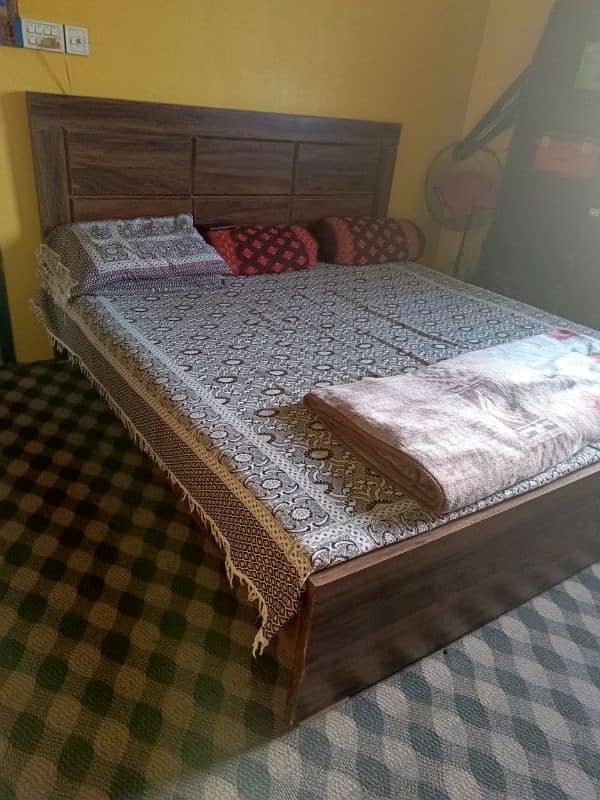 WOODEN BED | SLIGHTLY USED | ALMOST NEW 3