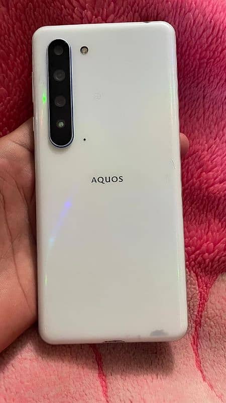 Aquos R5G 0