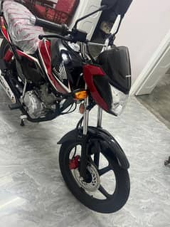 Honda cb125f 2022 for sale just like new WhatsApp nm 03098442794