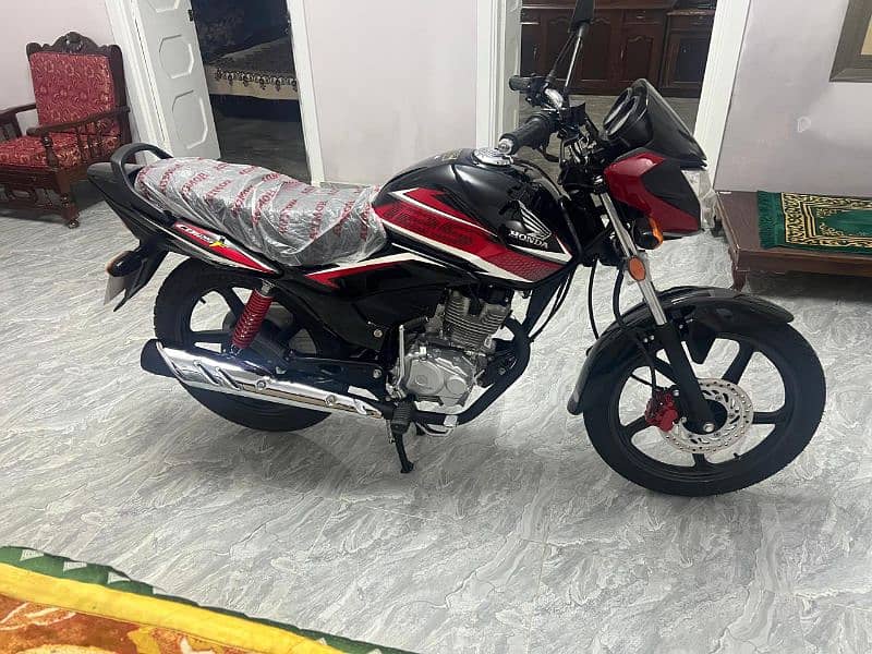 Honda cb125f 2022 for sale just like new WhatsApp nm 03098442794 10