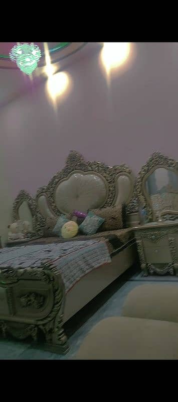 Royal King size bed complete set 6