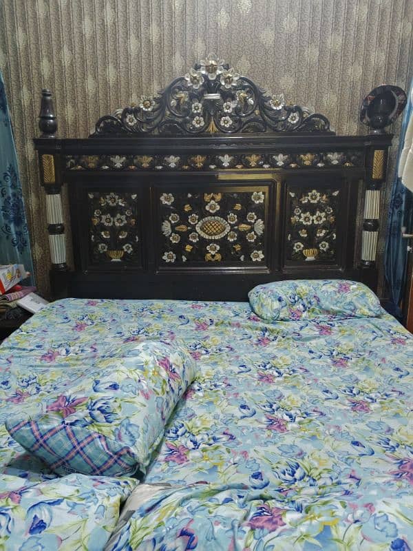 KING BED FOR SALE (USED) 2