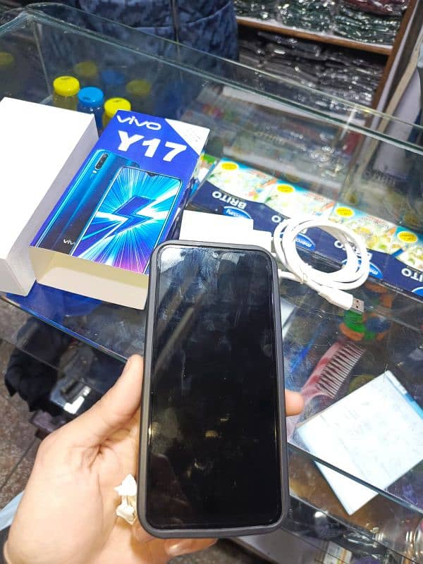 vivo y17 lush condition all accessories 3