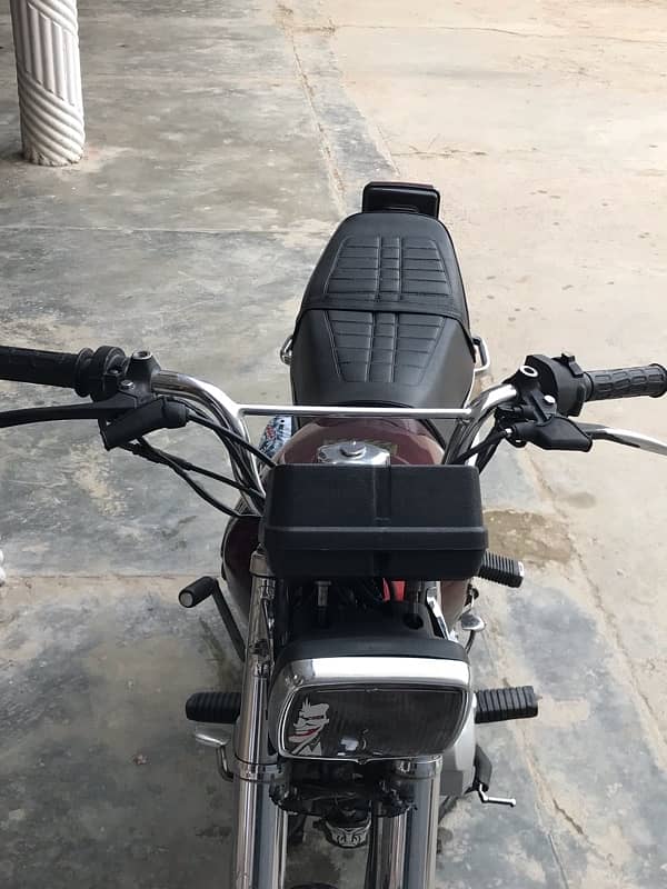 Honda CG 125 Special Edition 4