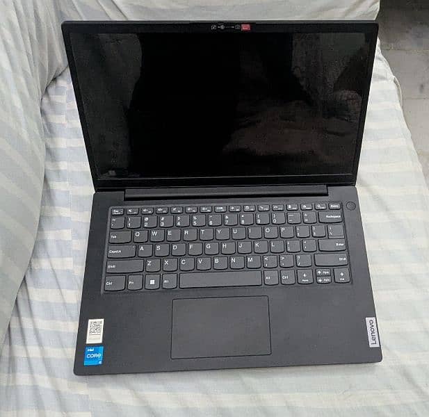 Lenovo V14 8/256 with Box 3