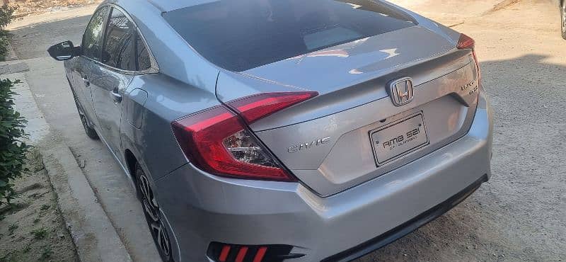 Honda Civic 19  ug full option 3