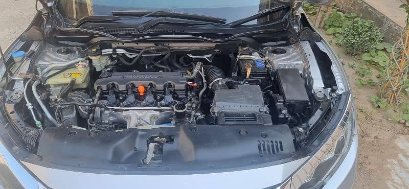 Honda Civic 19  ug full option 8