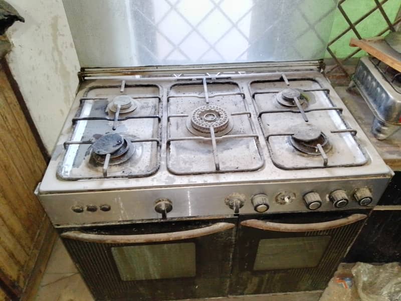 Cooking range good condition 1