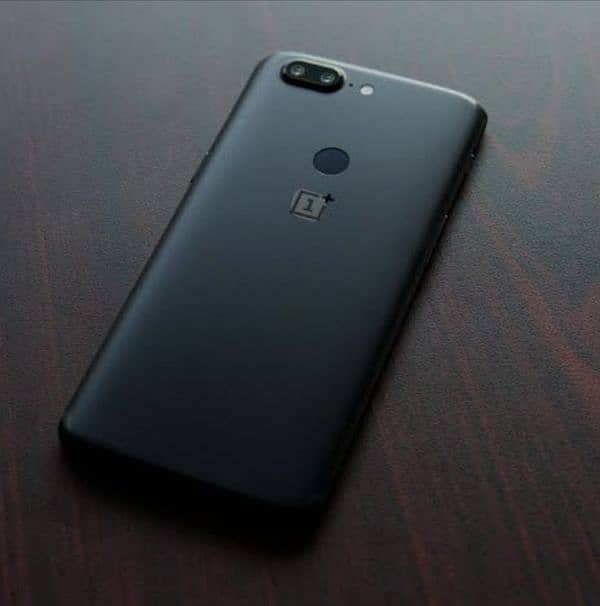 OnePlus 5T PTA APPROVE 8GB ram 128GB rom with original back case 2