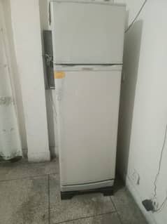 dawlance medium size refrigerator all ok