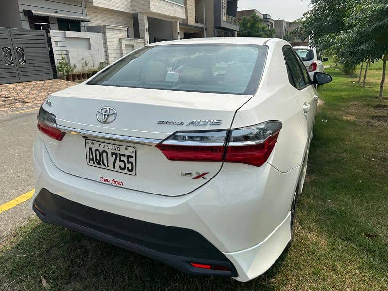 Toyota Corolla Altis 2024 4