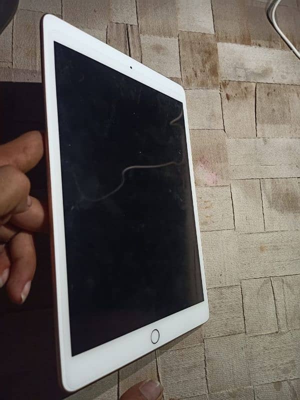 ipad 8 Gen 32GB Storage 8000 battery 3