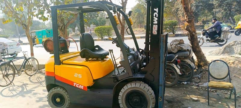 TCM FG25t3 Forklift 4