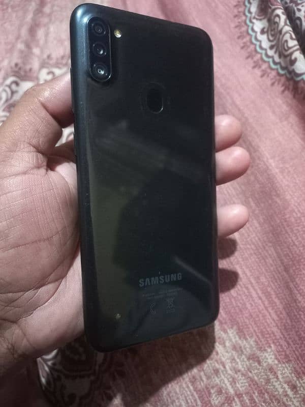 Samsung A11 F modal 1