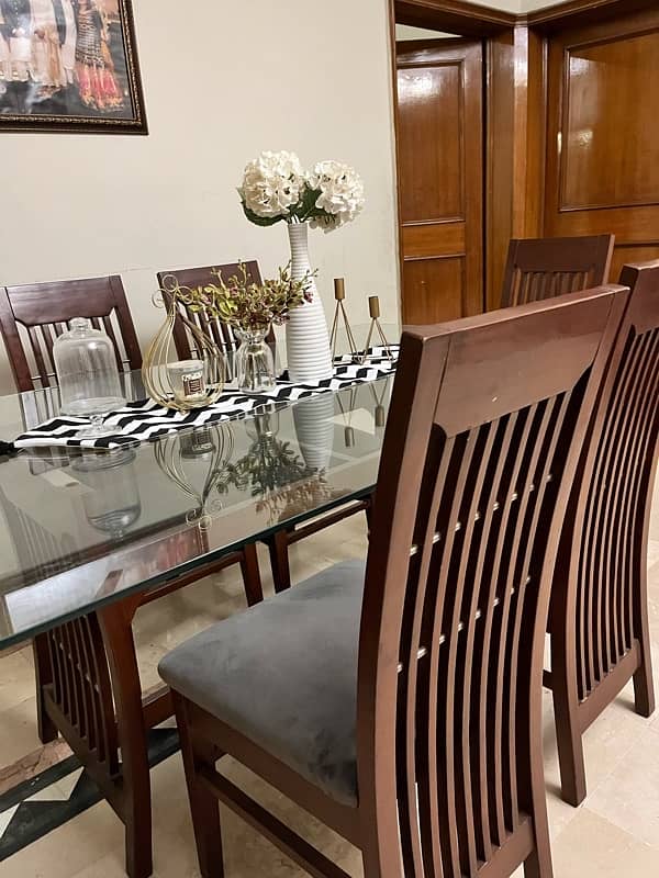 Dining table 6 seater 2