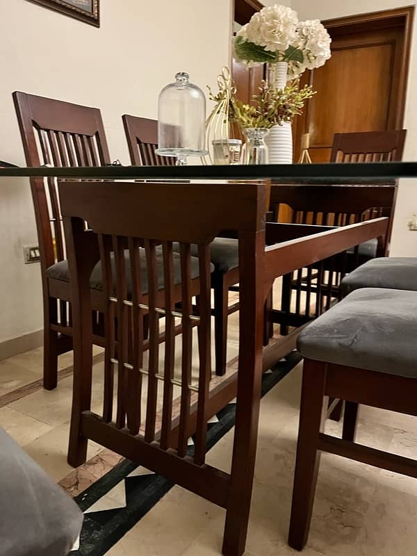 Dining table 6 seater 4