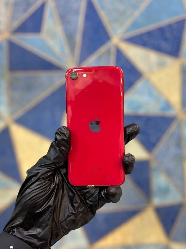 IPHONE RED EDITION SE 2020 (128 GB) waterpack 4