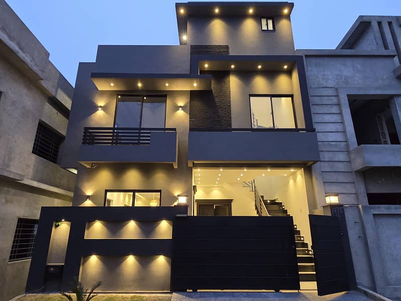 NEW LUXURY DESIGNER HOUSE FOR SALE 0