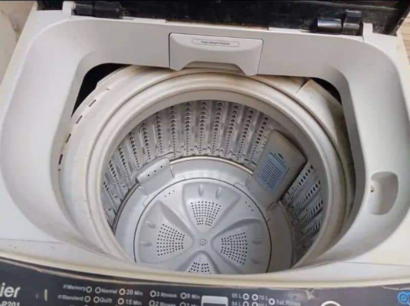 10/10 Haier Washing and Dryer Machine 1