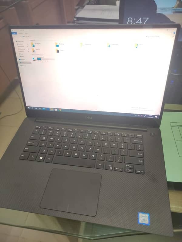 Dell Precision 5540 core-i7 9th generation /32 GB RAM /512 GB SSD 0