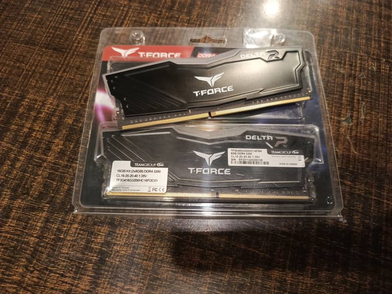 16 GB  DDR4 Rams (8x8) RGB 3200 mghz 1