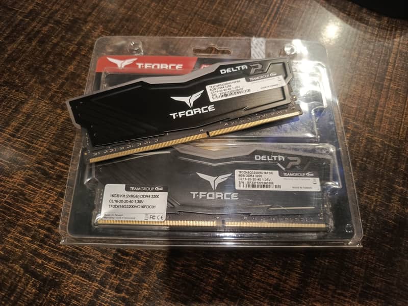 16 GB  DDR4 Rams (8x8) RGB 3200 mghz 2