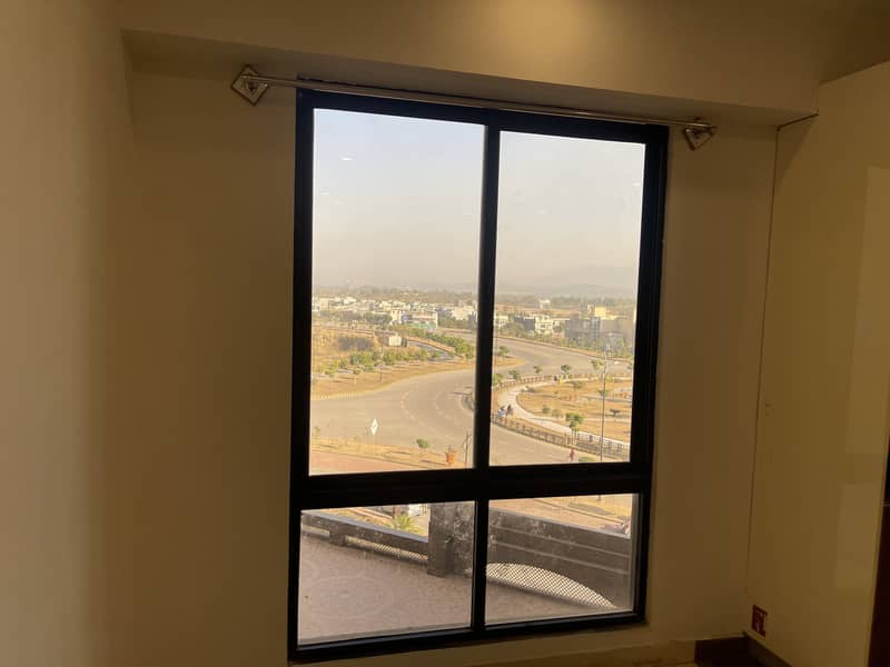 2-Bedroom Corner Apartment For Rent In Galleria Mall 4