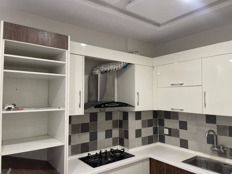 2-Bedroom Corner Apartment For Rent In Galleria Mall 7