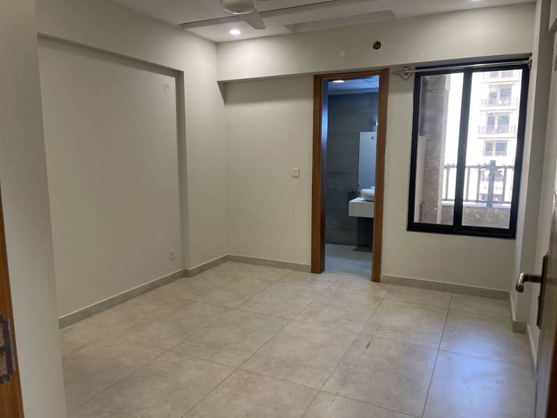 2-Bedroom Corner Apartment For Rent In Galleria Mall 8